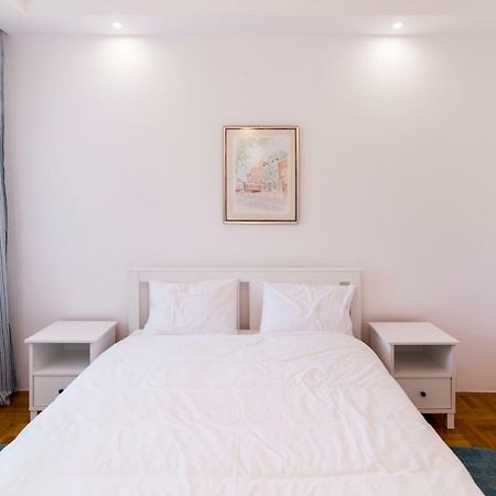 Grove Apartment + Free Parking Novi Sad Buitenkant foto