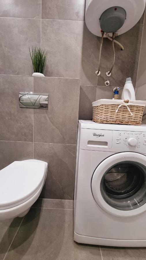 Grove Apartment + Free Parking Novi Sad Buitenkant foto