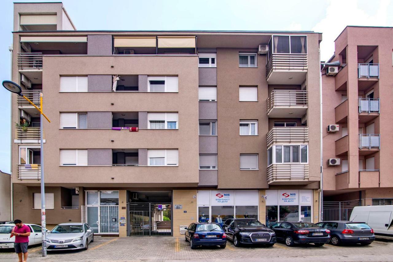 Grove Apartment + Free Parking Novi Sad Buitenkant foto
